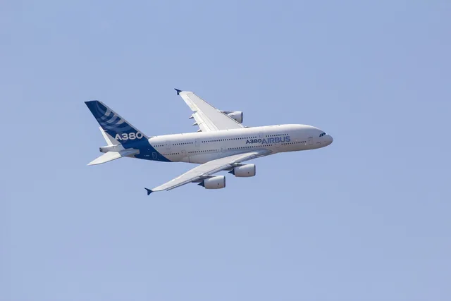 airbus a380, airbus, a380, flygplan, plan, flygande, flyg, himmelen, vit, den store. Betalningslösningar: avgifter, avtal och riskhantering